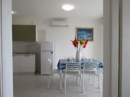 Enjoy the sea View of our Modern Flat - Beahost