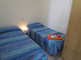 Enjoy the sea View of our Modern Flat - Beahost