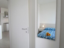 Modern Flat With sea View-beahost