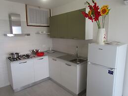 Enjoy the sea View of our Modern Flat - Beahost