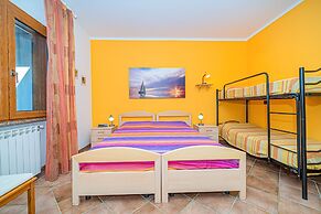 Apartment in Villa 2 to 4 Persons With Large Private Garden Sole