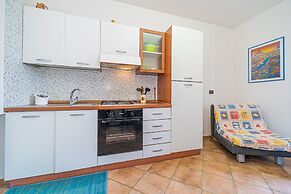 Apartment in Villa 2 to 4 Persons With Large Private Garden Sole