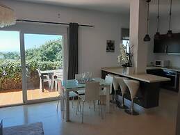 New Luxery Villa With Big Pool