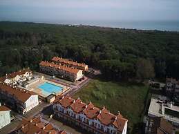 Poolside Getaway-beahost