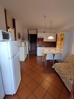 Bright sea Front Apartment With Balcony