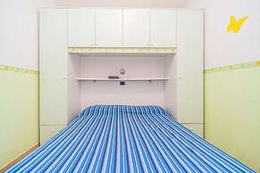 Apartment in Villa 2 to 4 Persons With Large Garden 