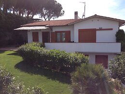 Apartment in Villa 2 to 4 Persons With Large Garden 