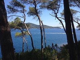 Apartment in Villa 2 to 4 Persons With Large Garden 