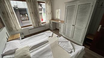 Room in Apartment - Granat Maisonette - Next to Gondola Lift, Ideal fo
