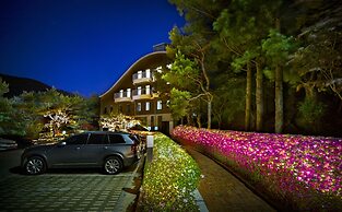 Hotel West of Canaan