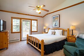 Skidder Trail Family Lodge 4 Bedroom Home by RedAwning