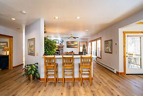 Skidder Trail Family Lodge 4 Bedroom Home by RedAwning