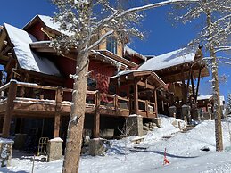 The Seasons 1818 2 Bedroom Condo by RedAwning