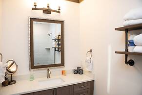 The Seasons 1818 2 Bedroom Condo by RedAwning