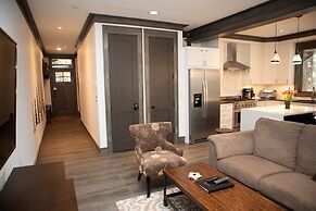 The Seasons 1818 2 Bedroom Condo by RedAwning