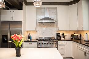 The Seasons 1818 2 Bedroom Condo by RedAwning