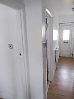 Remarkable 3-bed House in Hounslow