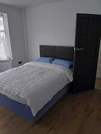 Remarkable 3-bed House in Hounslow