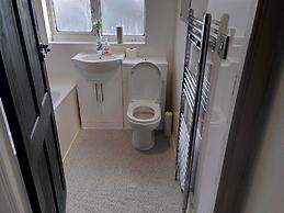 Remarkable 3-bed House in Hounslow