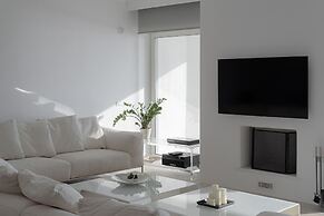 Luxurious Beachfront Villa Maira