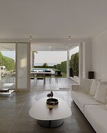 Luxurious Beachfront Villa Maira