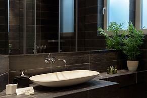 Luxurious Beachfront Villa Maira