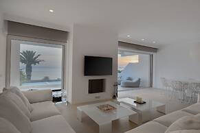 Luxurious Beachfront Villa Maira