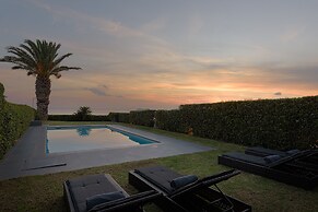 Luxurious Beachfront Villa Maira