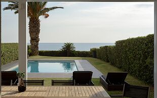 Luxurious Beachfront Villa Maira