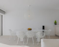 Luxurious Beachfront Villa Maira