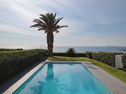 Luxurious Beachfront Villa Maira