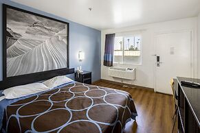 Super 8 by Wyndham Phoenix West