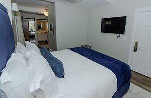 The Colonial Inn-Hillsborough