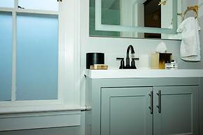 The Colonial Inn-Hillsborough