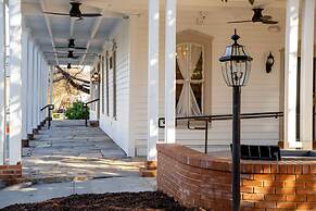 The Colonial Inn-Hillsborough