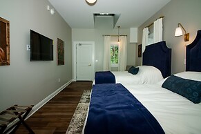 The Colonial Inn-Hillsborough