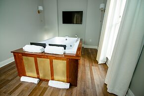 The Colonial Inn-Hillsborough