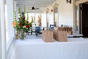 The Colonial Inn-Hillsborough