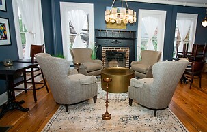 The Colonial Inn-Hillsborough