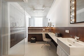 Ruby Ella Hotel Cologne