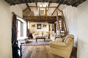 Orchard Cottage - Luxury Barn Conversion