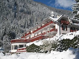 Chalet Hôtel La Sapinière