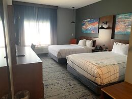 La Quinta Inn & Suites by Wyndham Louisville NE/Old Henry Rd