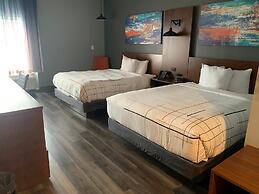 La Quinta Inn & Suites by Wyndham Louisville NE/Old Henry Rd