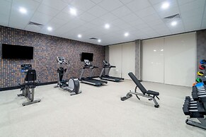 La Quinta Inn & Suites by Wyndham Louisville NE/Old Henry Rd