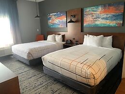 La Quinta Inn & Suites by Wyndham Louisville NE/Old Henry Rd