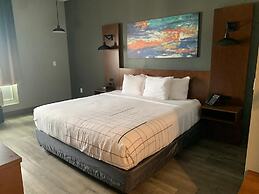 La Quinta Inn & Suites by Wyndham Louisville NE/Old Henry Rd