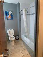 La Quinta Inn & Suites by Wyndham Louisville NE/Old Henry Rd