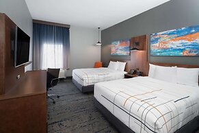 La Quinta Inn & Suites by Wyndham Louisville NE/Old Henry Rd