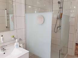 Immaculate 3-bed Villa in Guia Private Pool